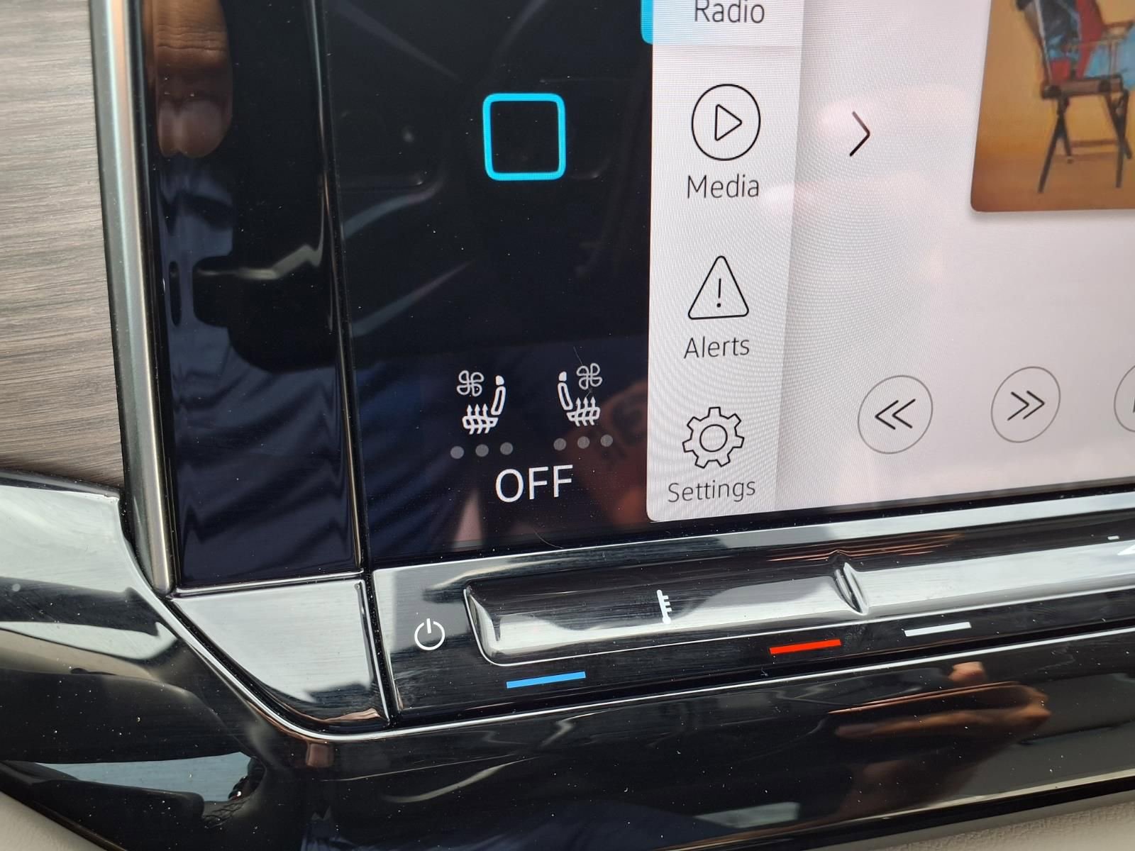 Used 2024 Volkswagen Atlas SEL Premium R-Line image 12