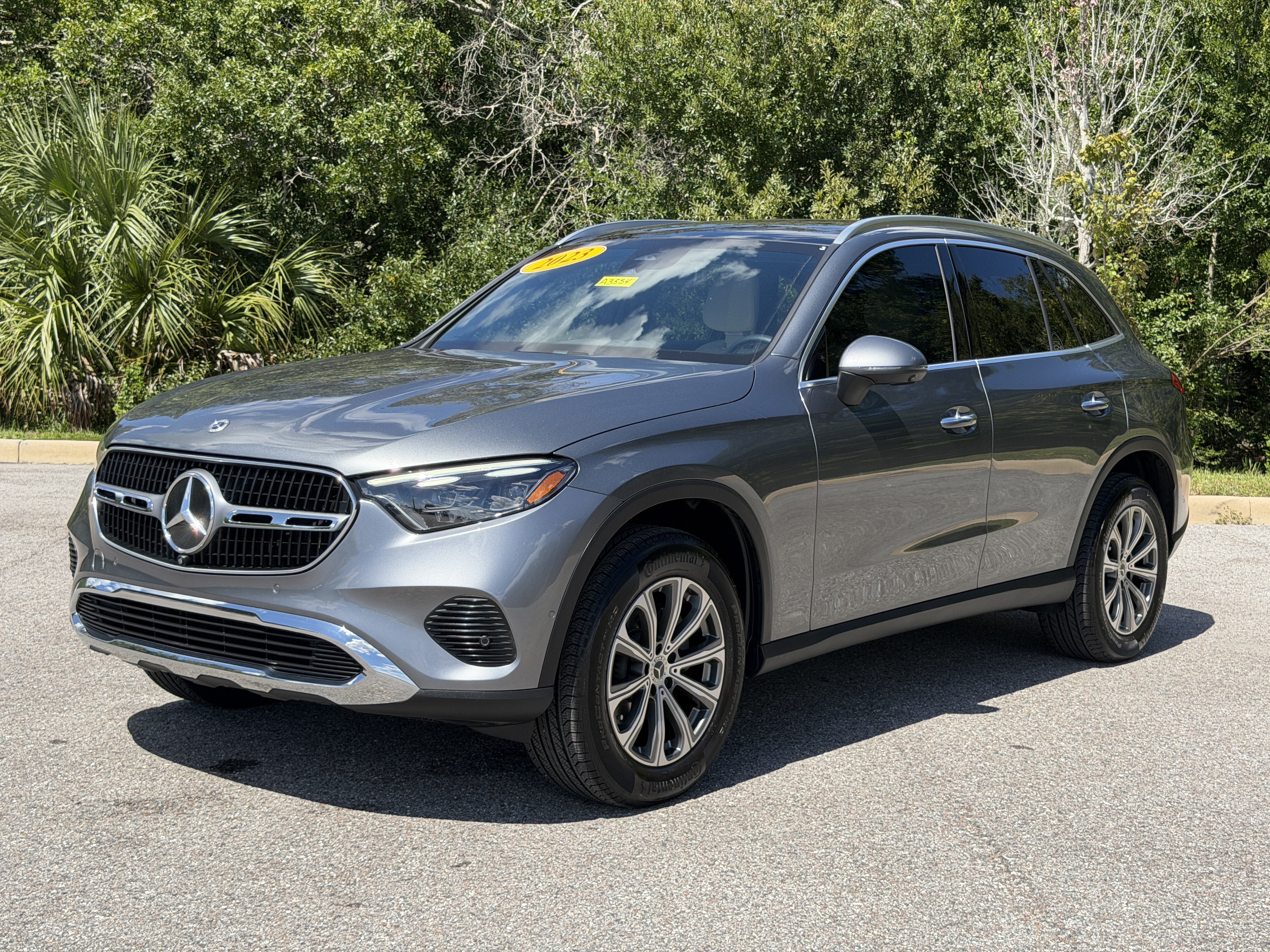 Used 2023 Mercedes-Benz GLC 300 4MATIC image 3