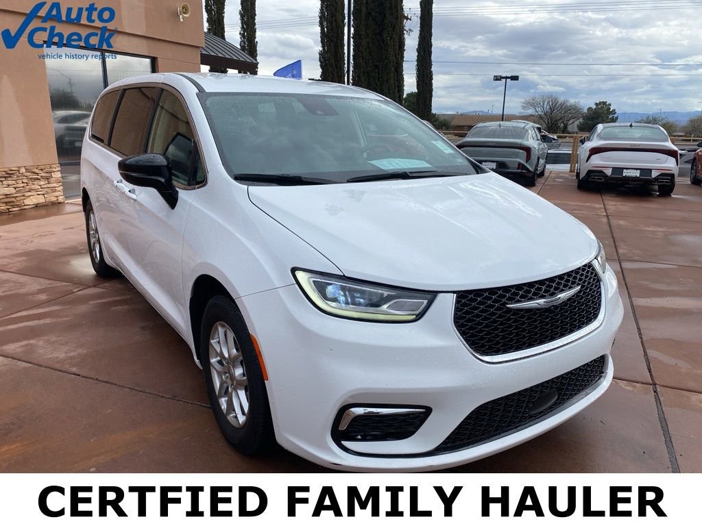 Used 2024 Chrysler Pacifica Touring-L FWD image 10