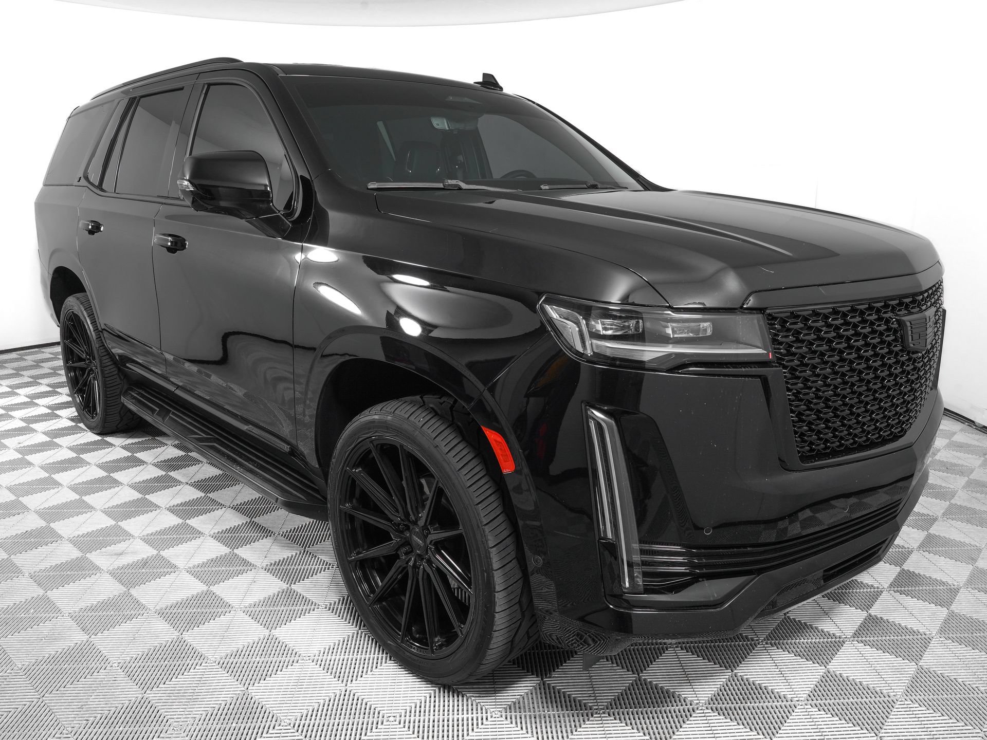 Used 2022 Cadillac Escalade Premium Luxury AWD/4WD image 2
