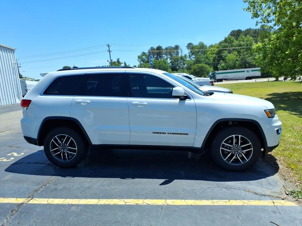 Used 2019 Jeep Grand Cherokee Laredo w/ Laredo X Package AWD/4WD image 8