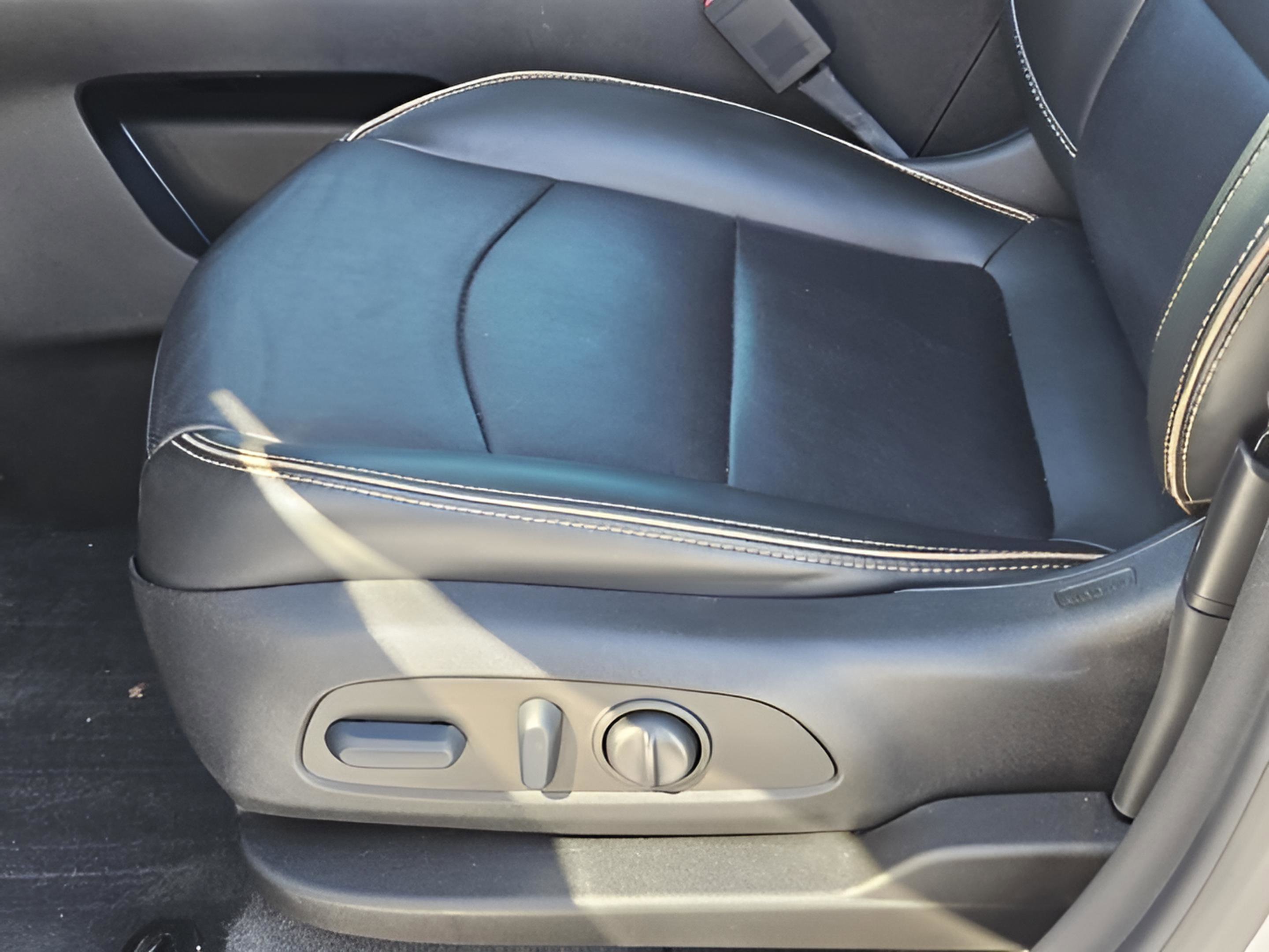 Used 2022 GMC Terrain AT4 w/ Infotainment Package II image 21