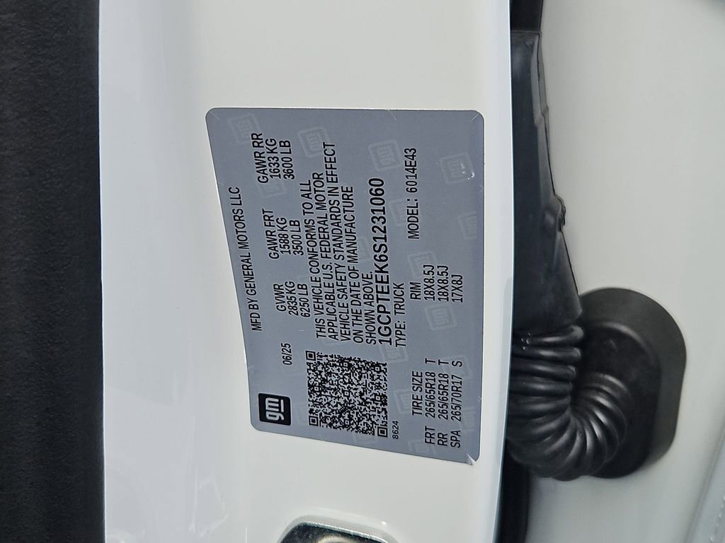 Used 2025 Chevrolet Colorado Trail Boss w/ Off-Road Front Bumper Package image 32