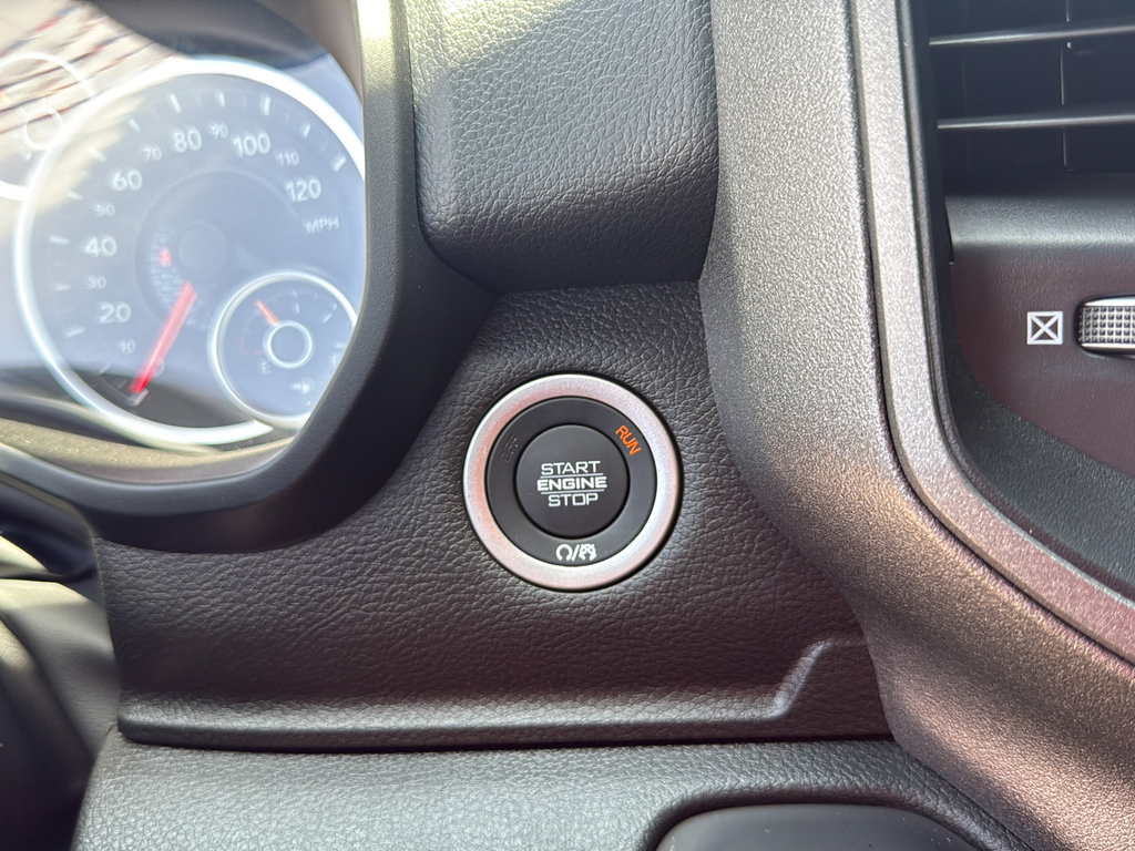 New 2025 RAM 1500 Tradesman w/ Night Edition AWD/4WD image 24