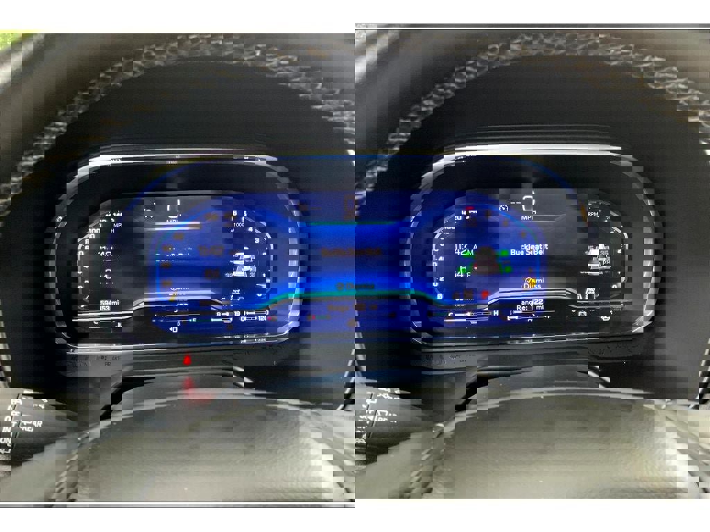 Used 2023 Chevrolet Suburban Premier image 21