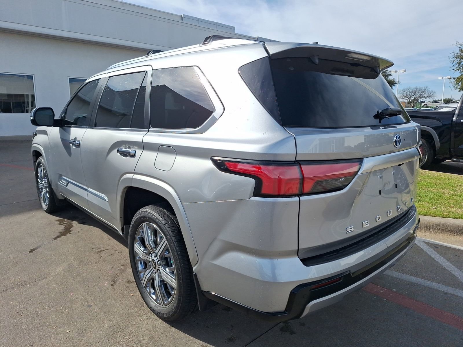 Used 2024 Toyota Sequoia Capstone image 4