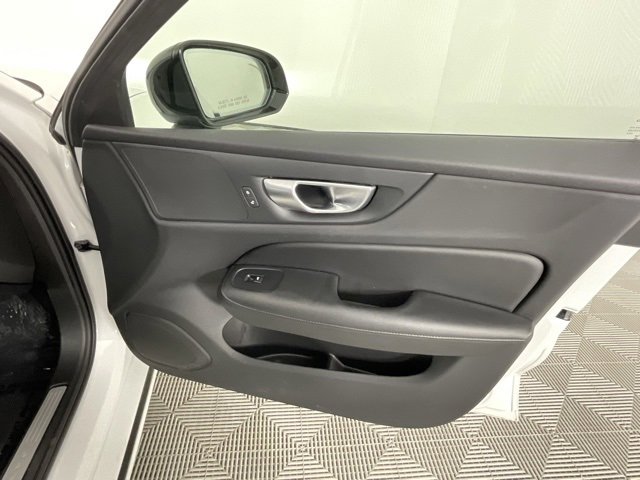 Used 2024 Volvo S60 B5 Plus image 12