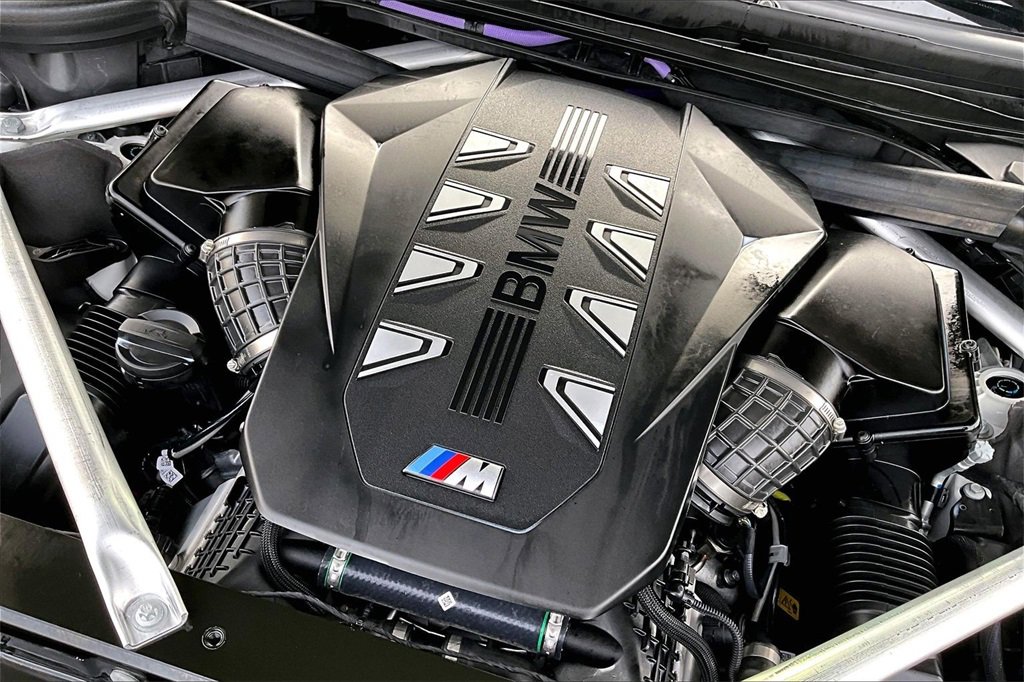 Used 2025 BMW X7 M60i w/ Climate Comfort Package image 35