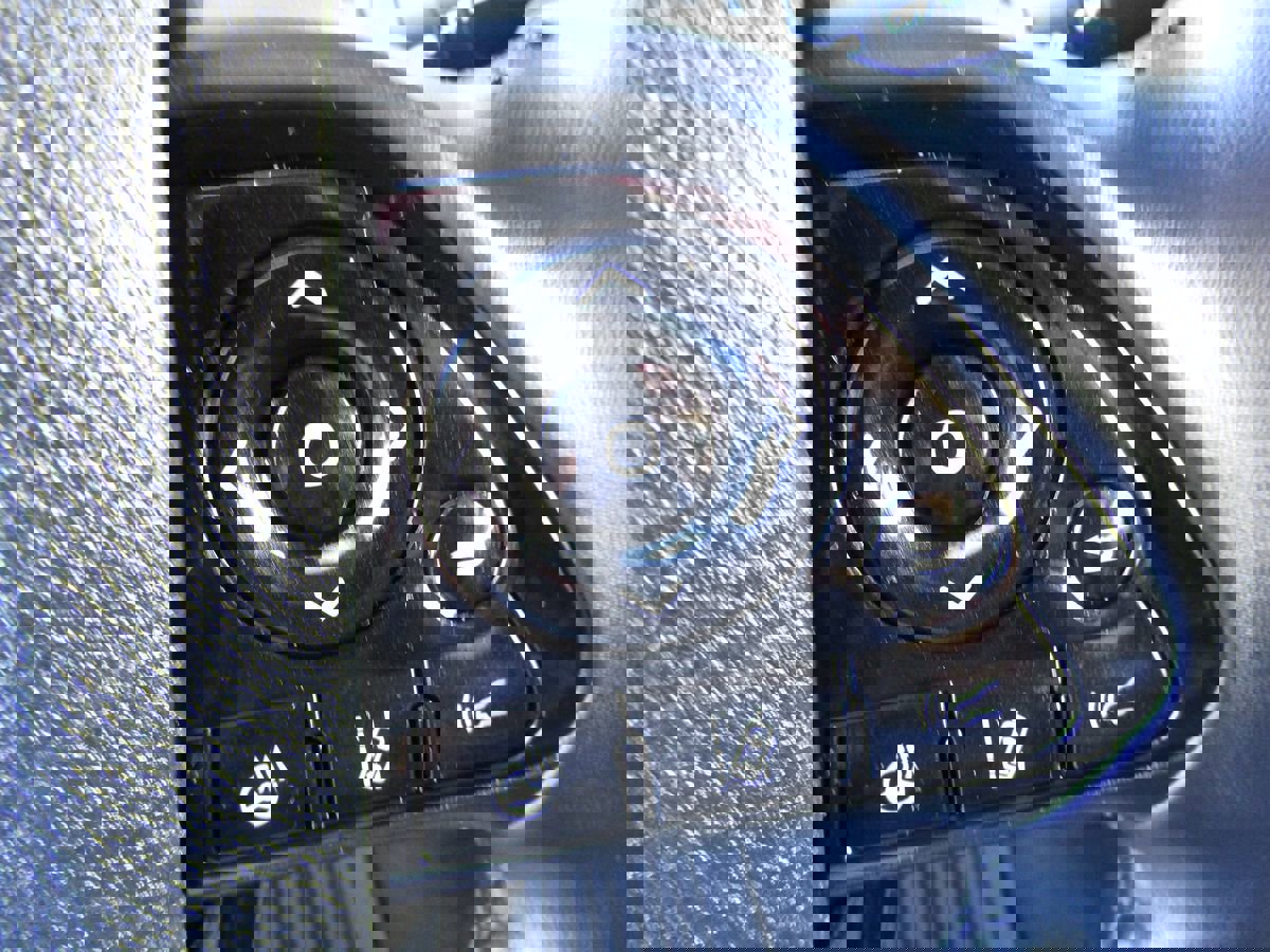 Used 2021 Toyota Prius XLE image 8