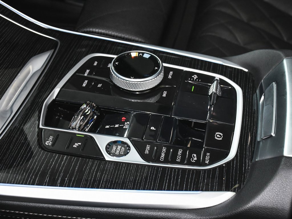 Used 2024 BMW X7 xDrive40i w/ Executive Package image 60