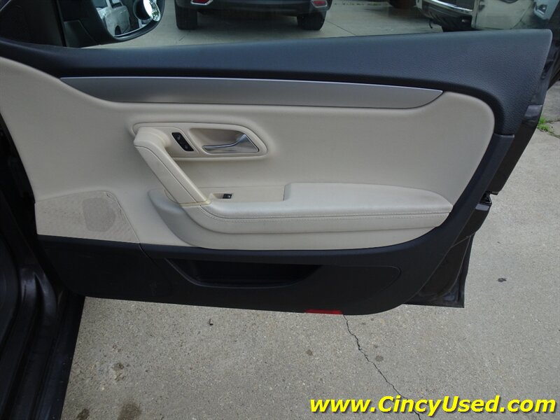 Used 2010 Volkswagen CC Sport FWD image 26