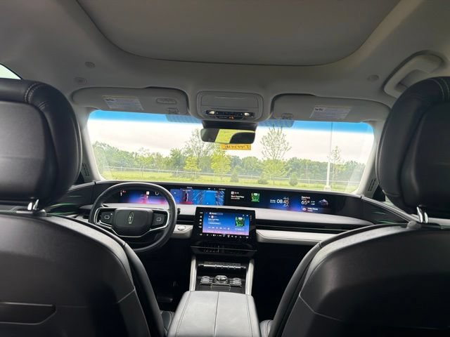 Used 2024 Lincoln Nautilus Premier w/ Equipment Group 102A AWD/4WD image 18