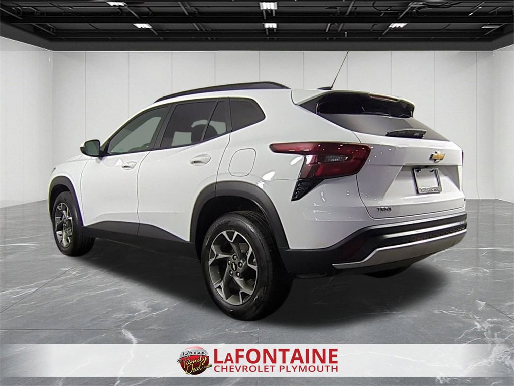 Certified 2025 Chevrolet Trax LT w/ Driver Confidence Package image 6