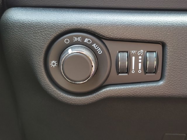 New 2026 Chrysler Voyager LX FWD image 26