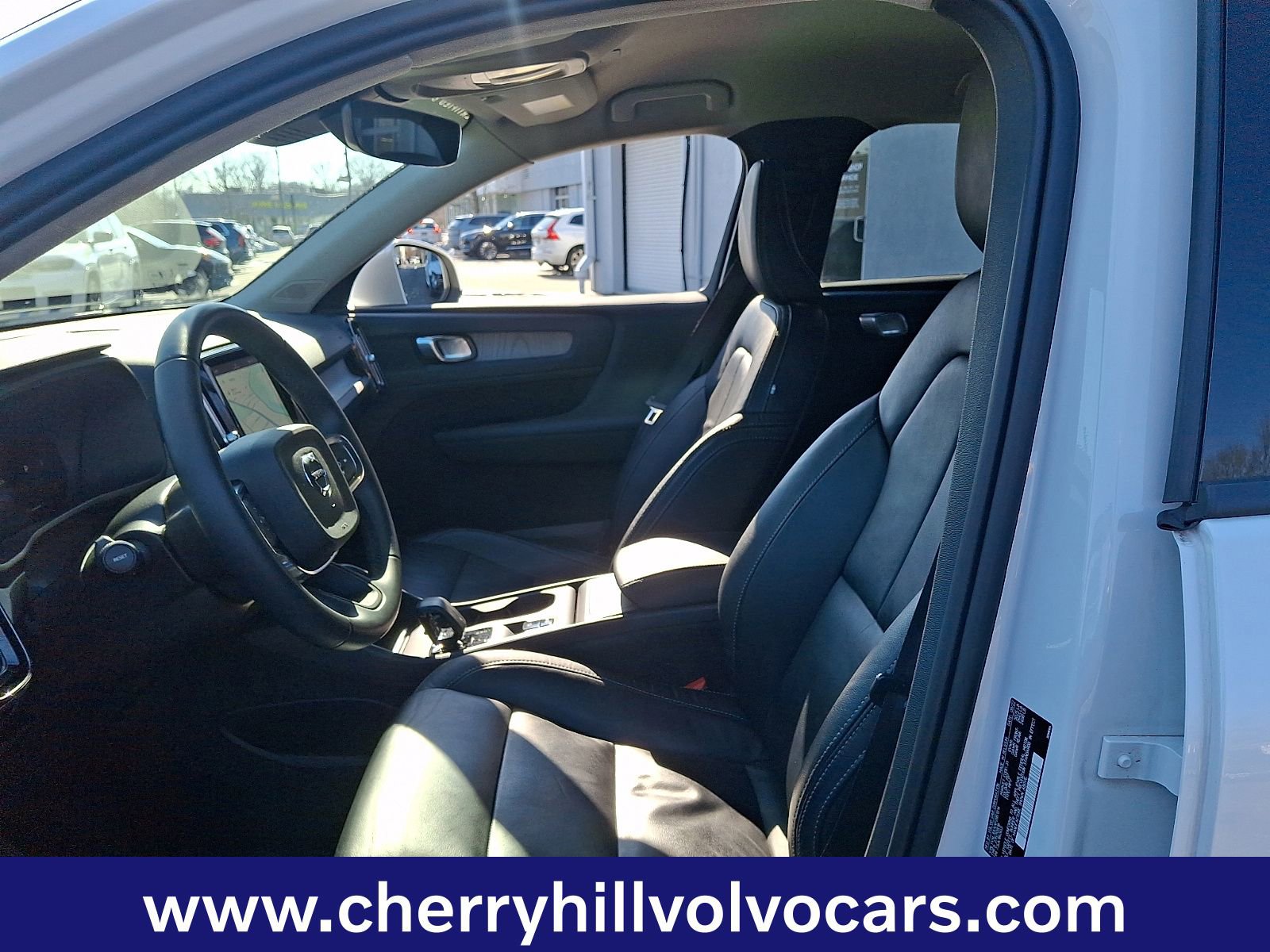 Certified 2023 Volvo XC40 B5 Core w/ Climate Package image 14