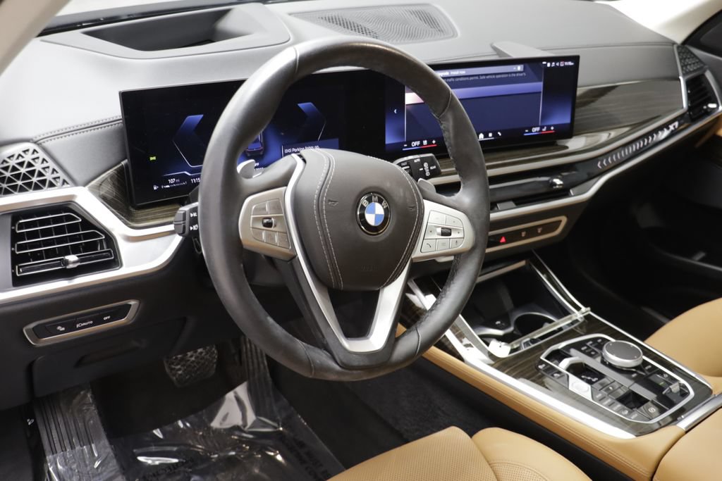 Used 2025 BMW X7 xDrive40i w/ Parking Assistance Package AWD/4WD image 6
