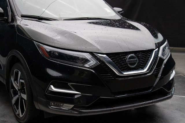 Used 2022 Nissan Rogue Sport SL w/ Premium Package image 3