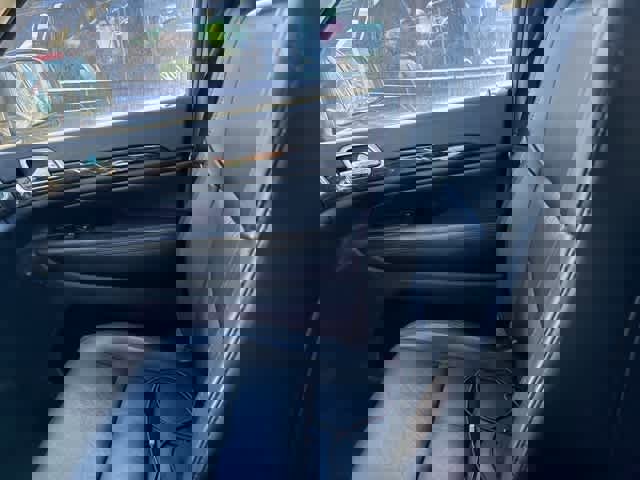 Used 2012 Jeep Grand Cherokee Laredo image 2