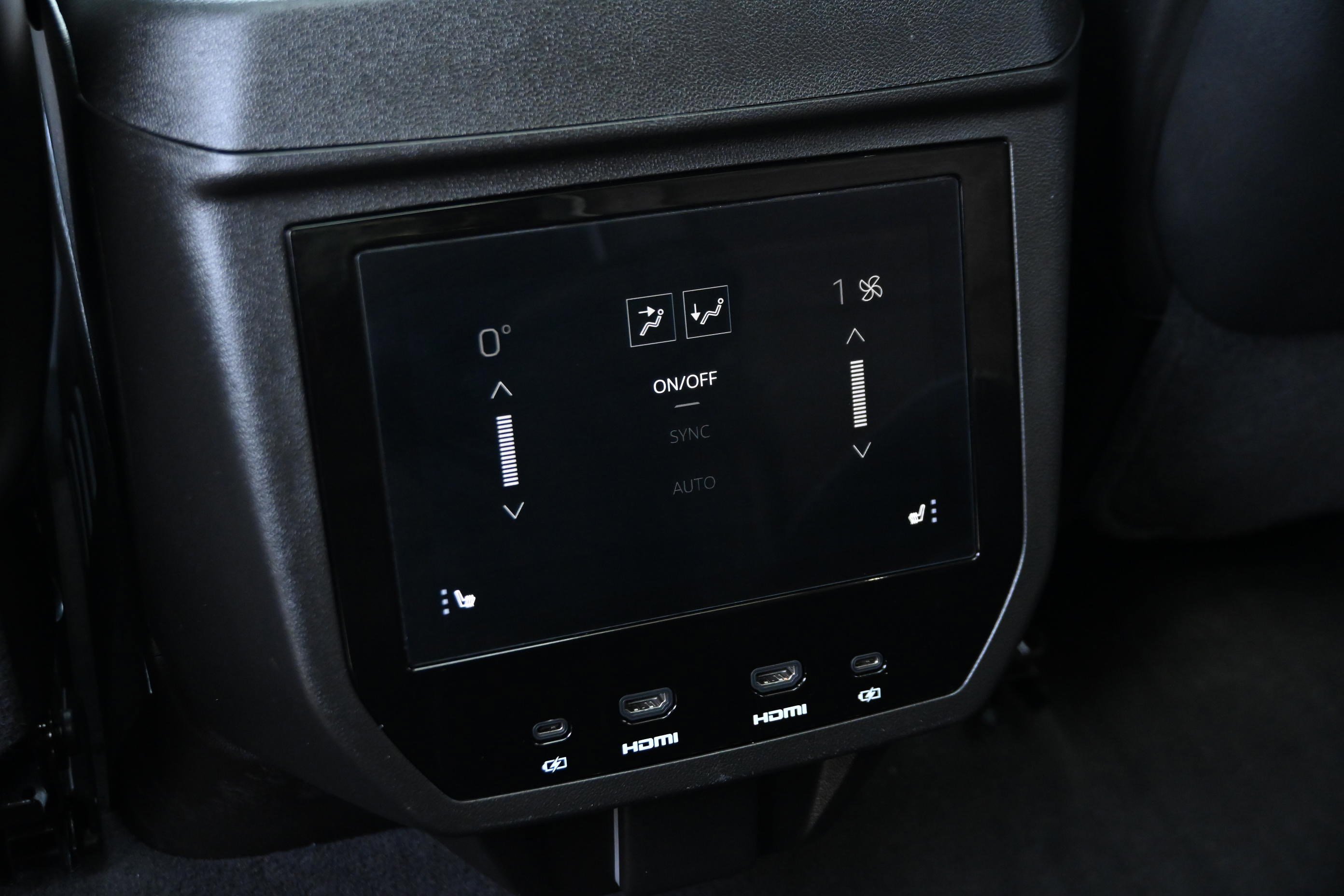 Used 2025 GMC Yukon Denali Ultimate image 31