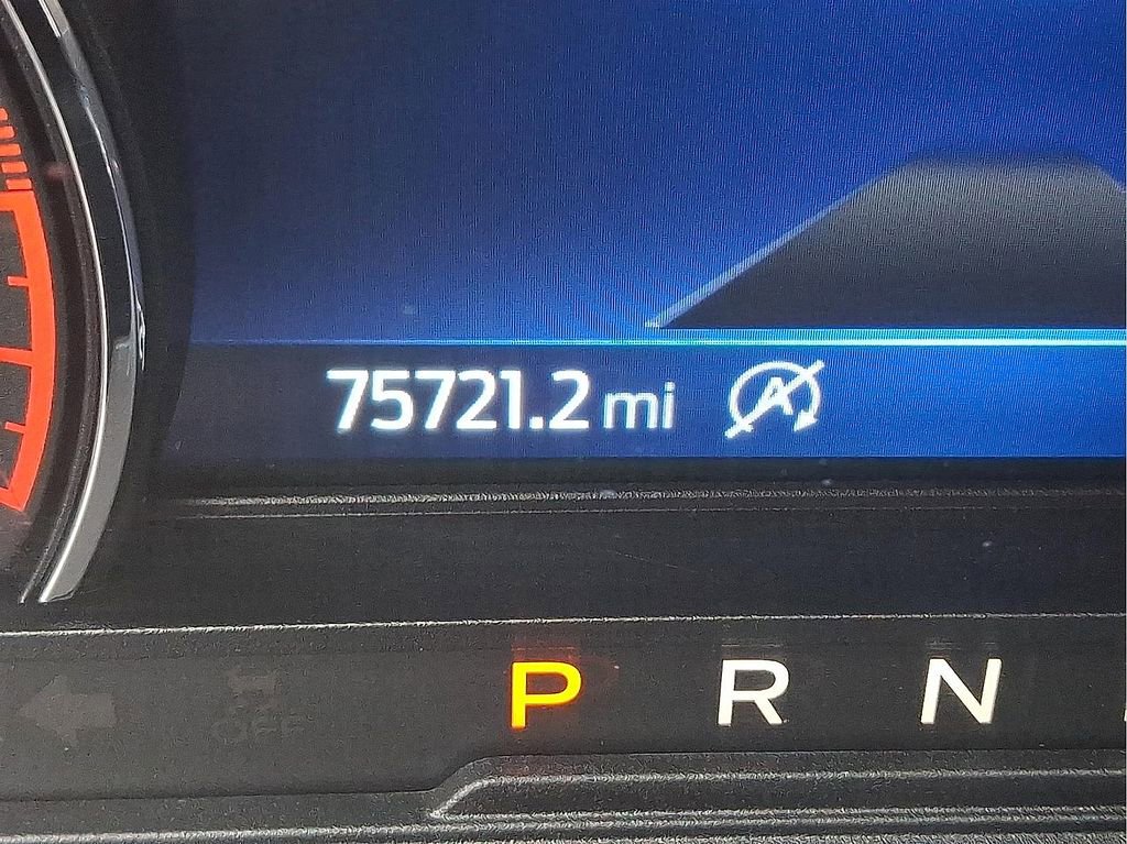 Used 2021 Ford Explorer XLT w/ Equipment Group 202A AWD/4WD image 22