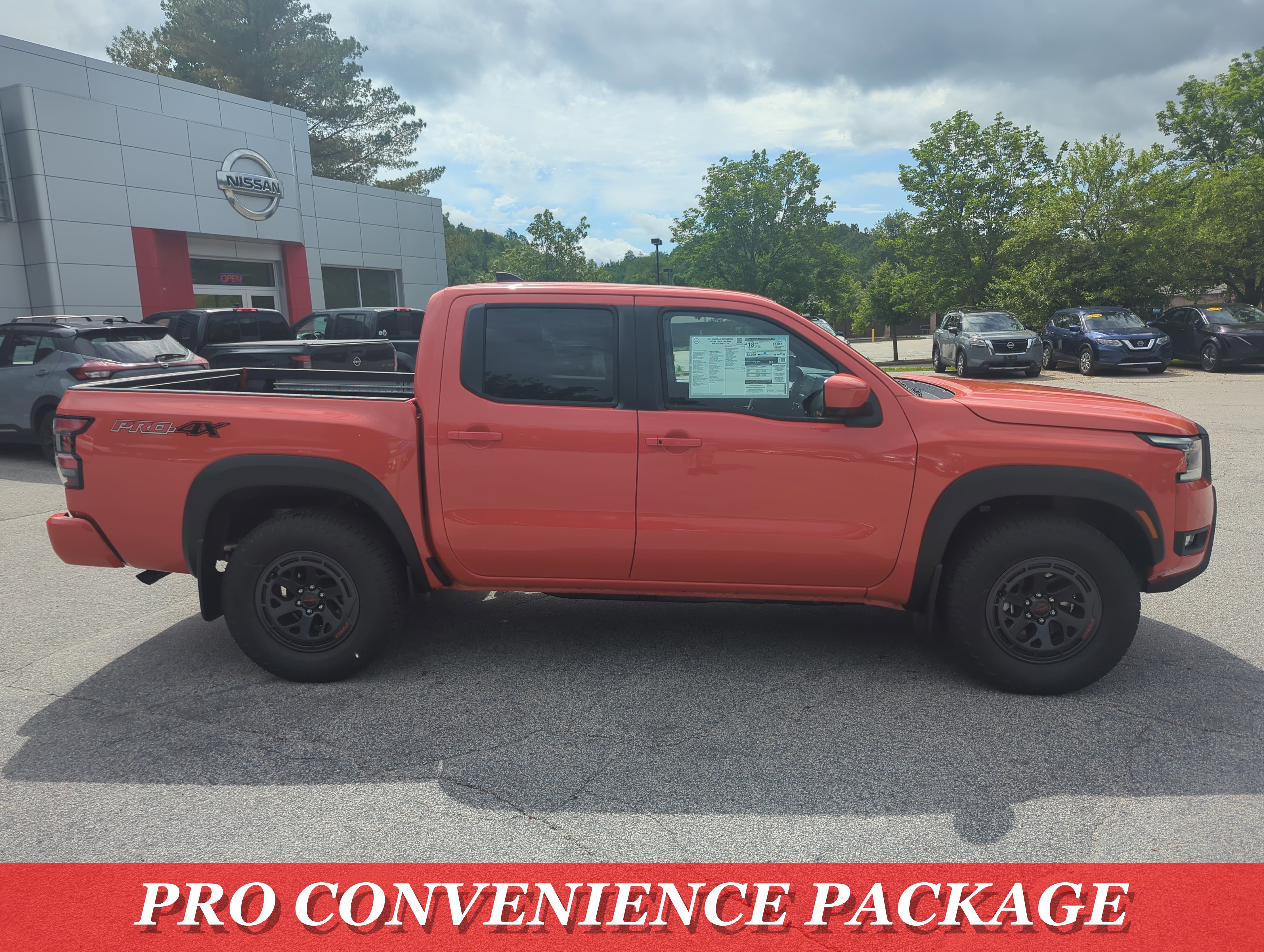 New 2025 Nissan Frontier PRO-4X w/ Pro Convenience Package image 2