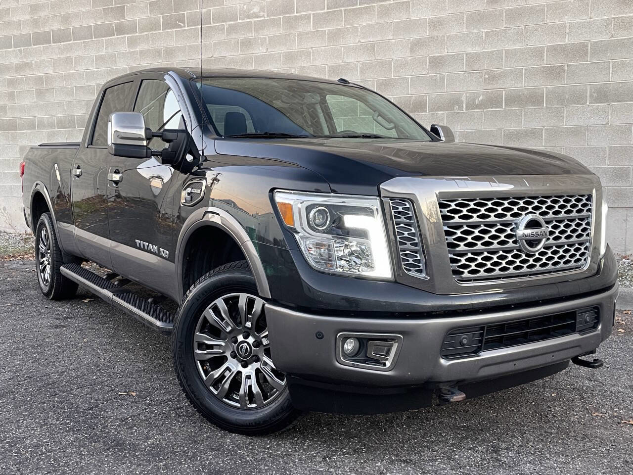 Used 2017 Nissan Titan Platinum Reserve image 1