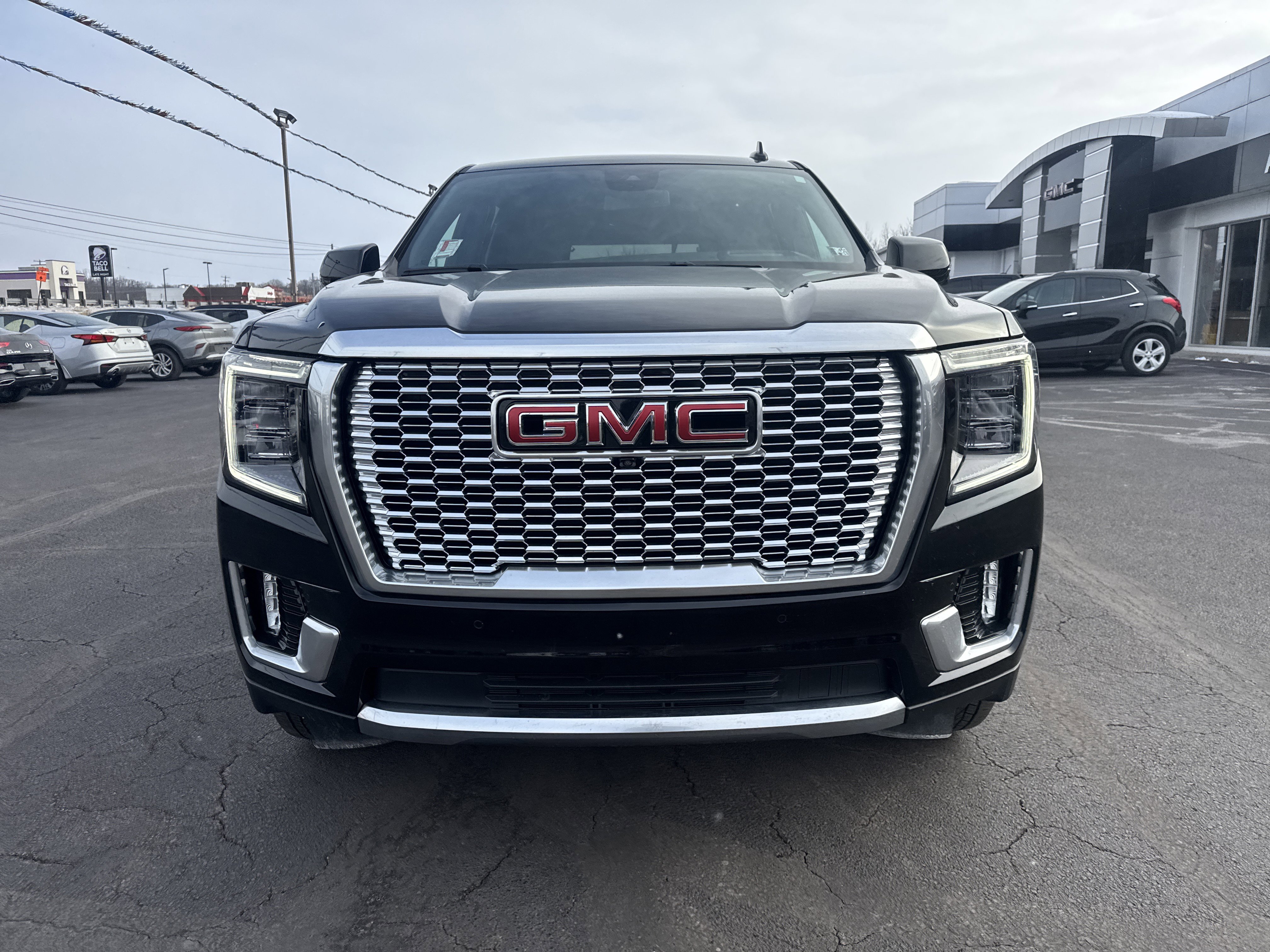 Used 2024 GMC Yukon Denali image 9