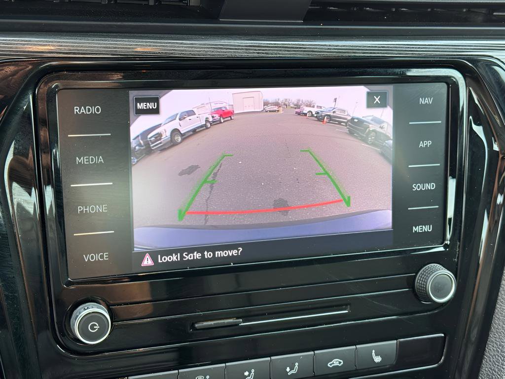 Used 2022 Volkswagen Passat 2.0T R-Line image 15