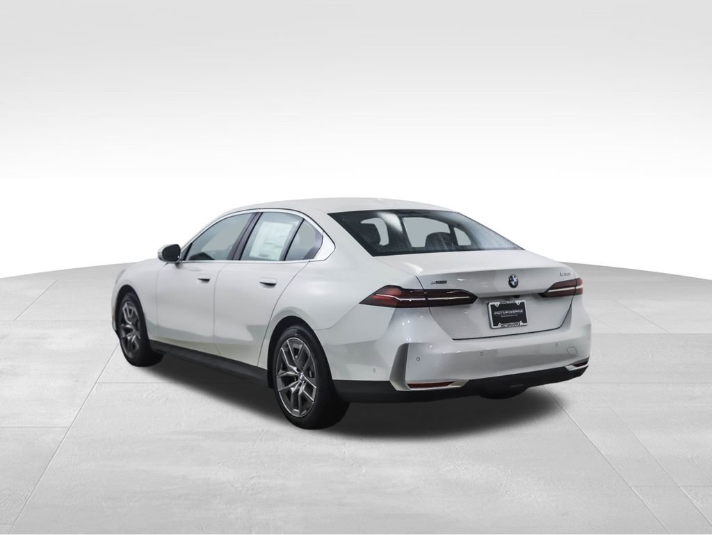 New 2026 BMW 530i xDrive image 3