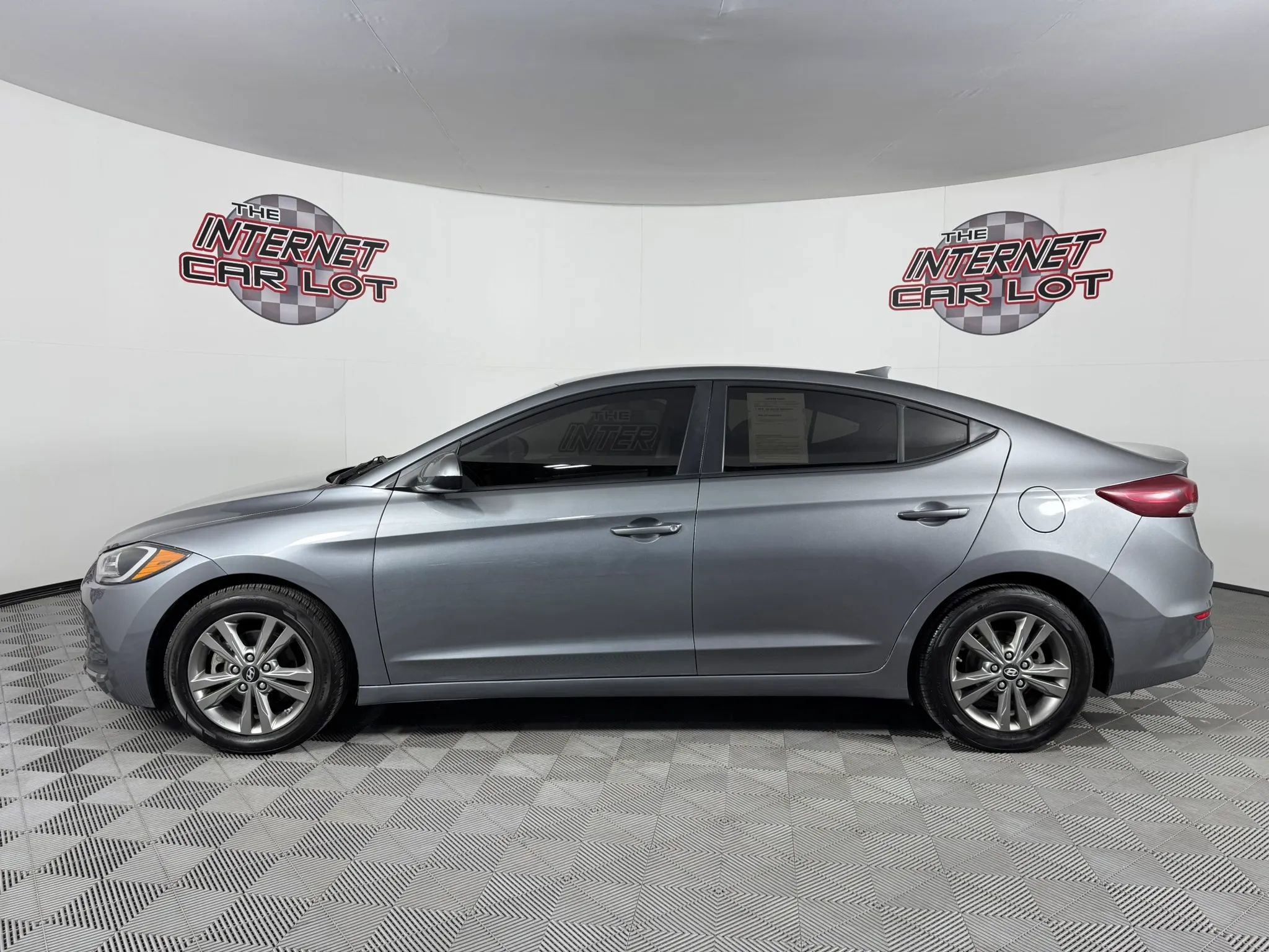 Used 2018 Hyundai Elantra SEL w/ Cargo Package FWD image 4
