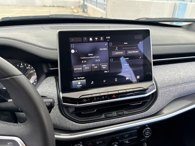 Used 2024 Jeep Compass Latitude image 11