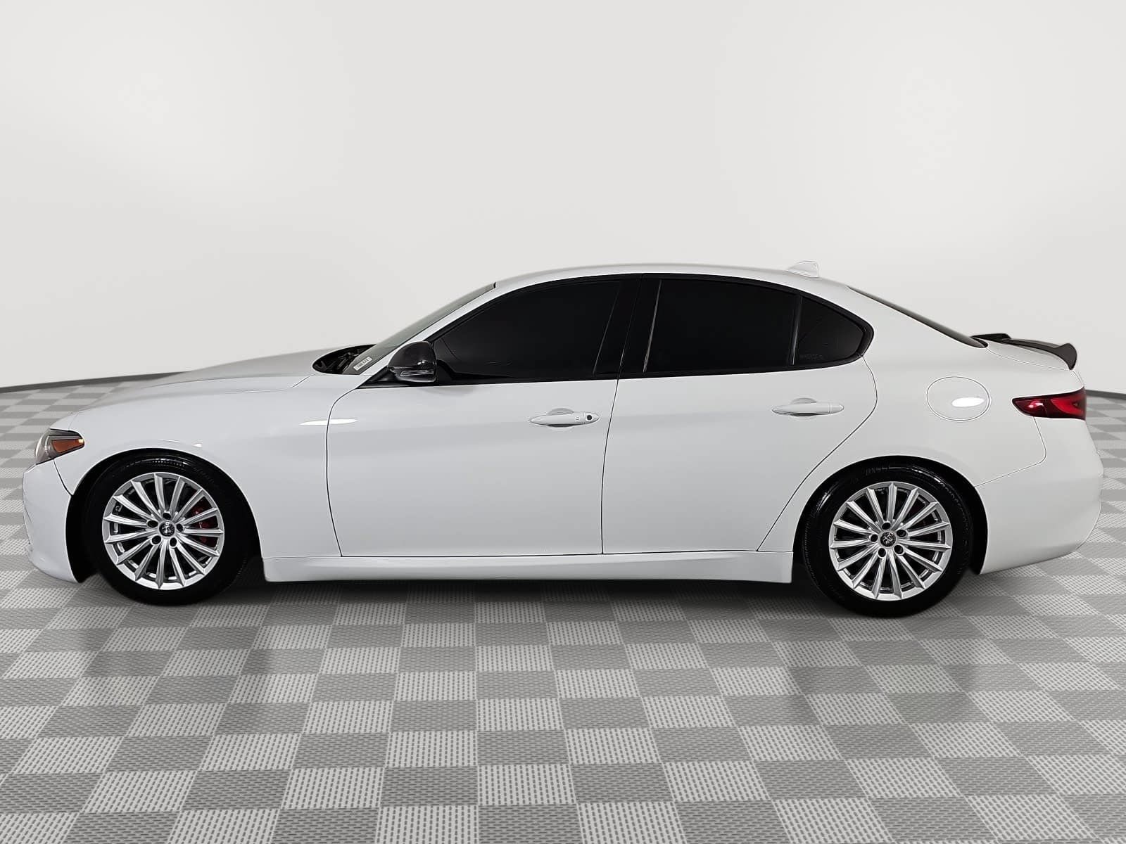 Used 2022 Alfa Romeo Giulia Sprint RWD image 5