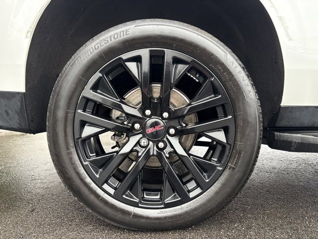 Used 2024 GMC Yukon XL SLT w/ SLT Premium Package image 17
