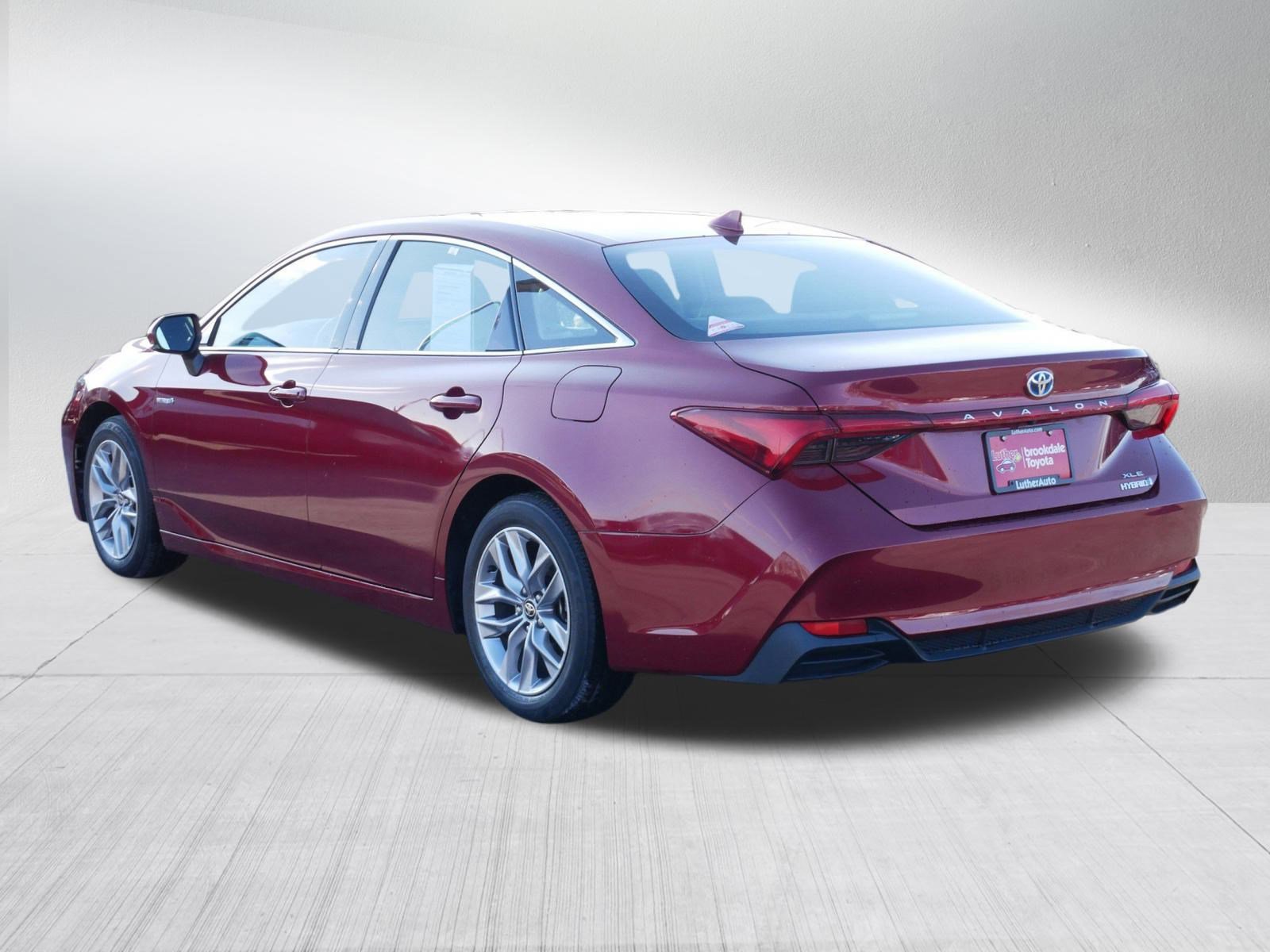 Certified 2020 Toyota Avalon XLE image 5