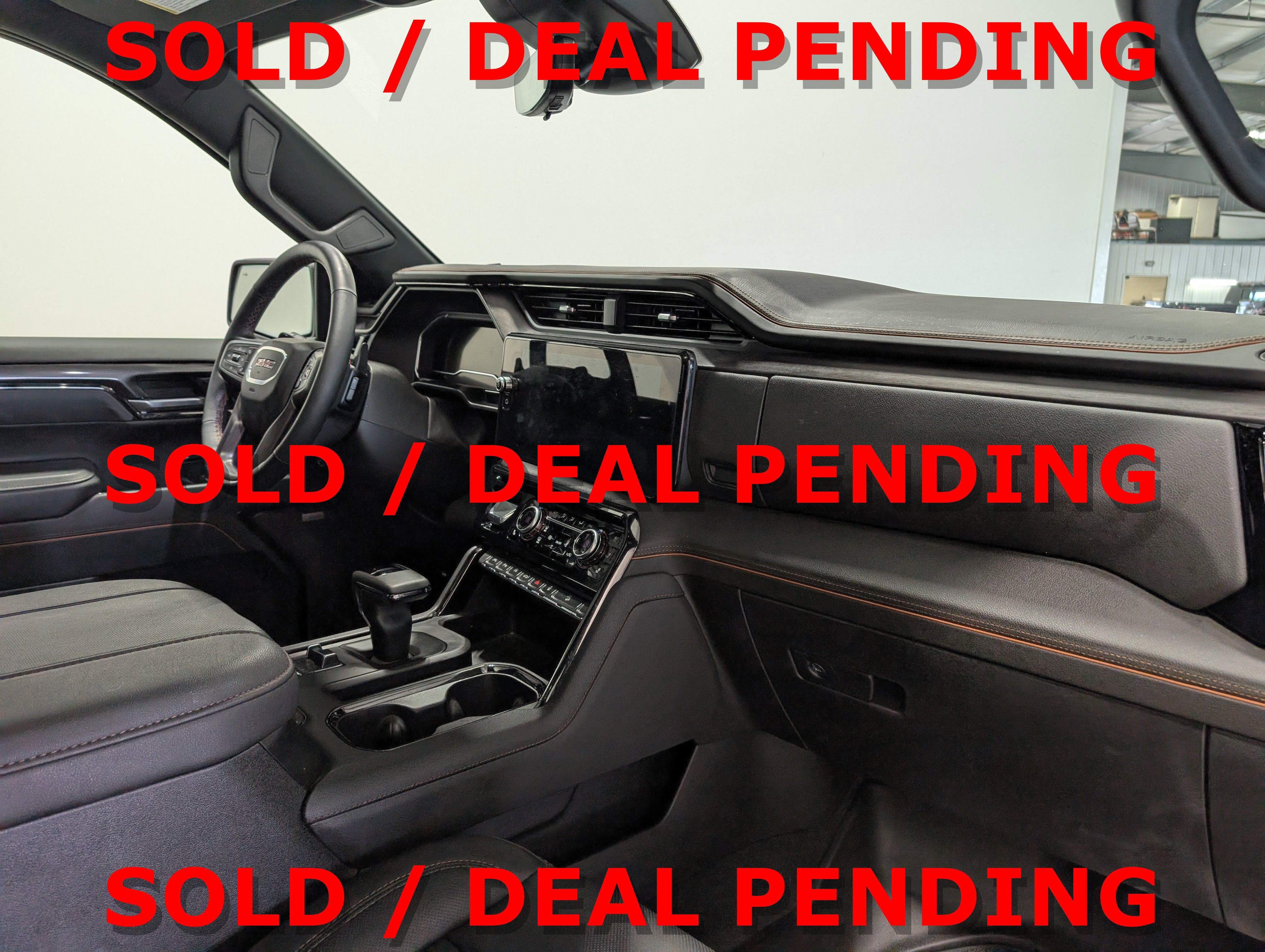 Used 2025 GMC Sierra 1500 AT4 w/ AT4 Premium Package image 17