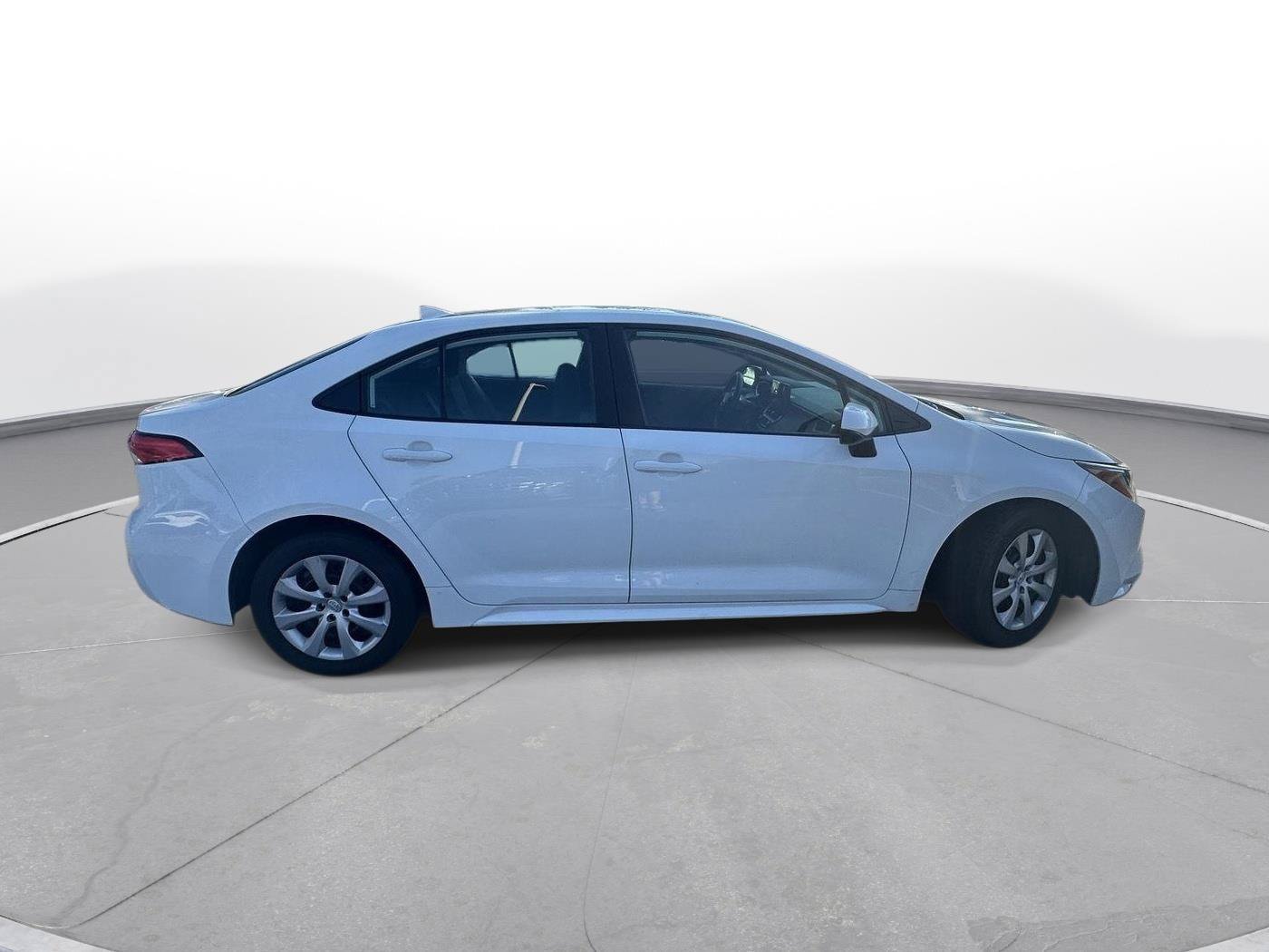 Used 2024 Toyota Corolla LE FWD image 5