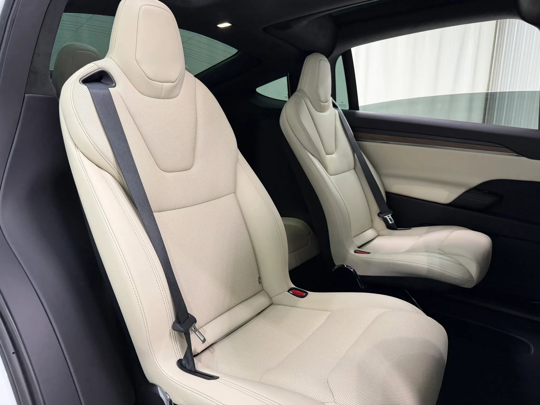 Used 2026 Tesla Model X Sport Utility 4D image 22