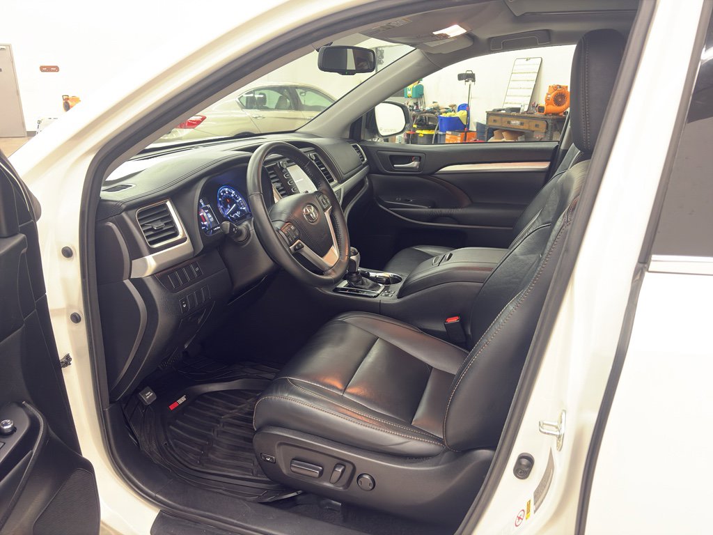 Used 2015 Toyota Highlander XLE image 12