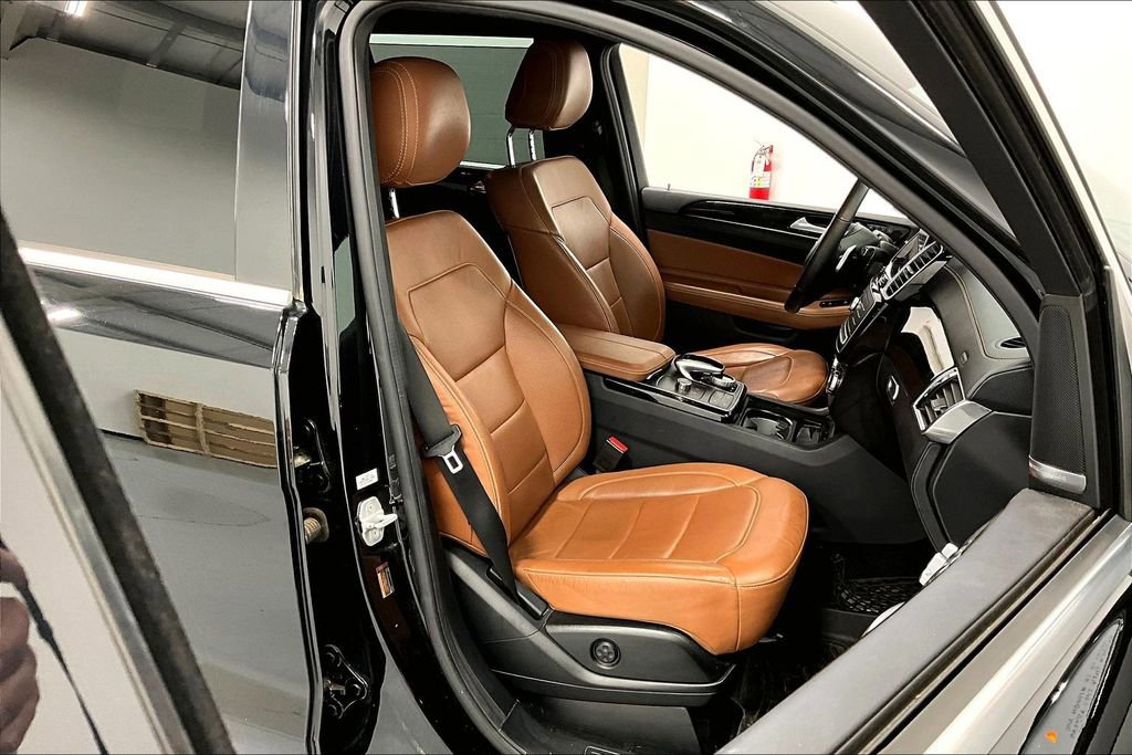 Used 2017 Mercedes-Benz GLS 450 4MATIC image 10