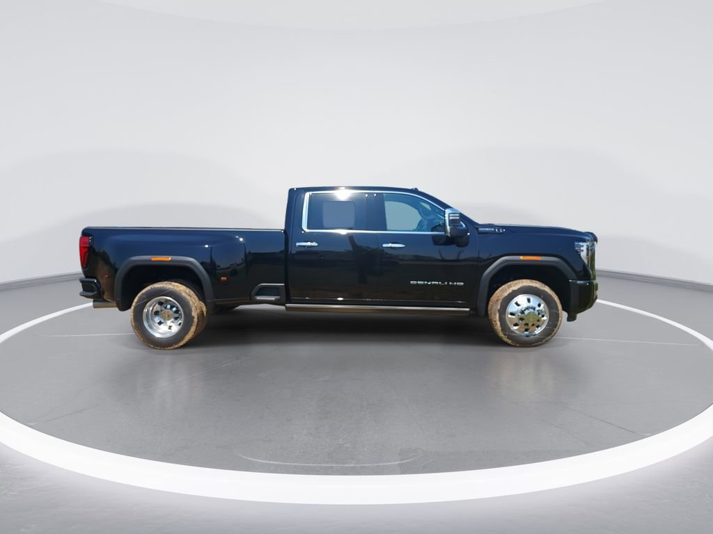 Used 2024 GMC Sierra 3500 Denali Ultimate image 9
