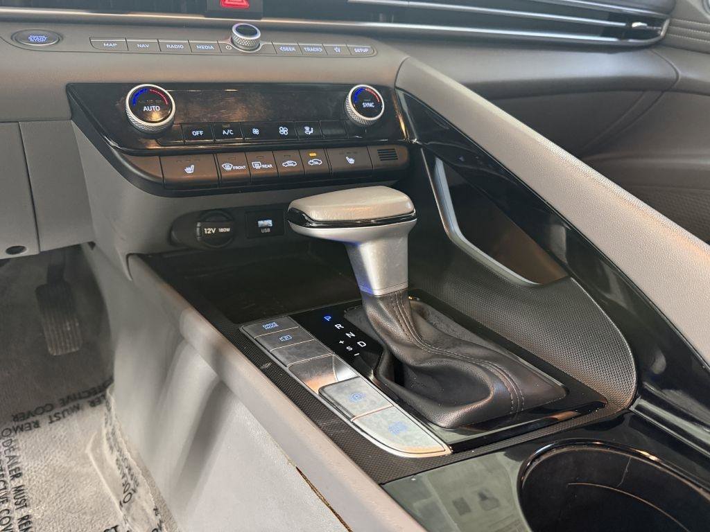 Used 2023 Hyundai Elantra SEL w/ Convenience Package image 13