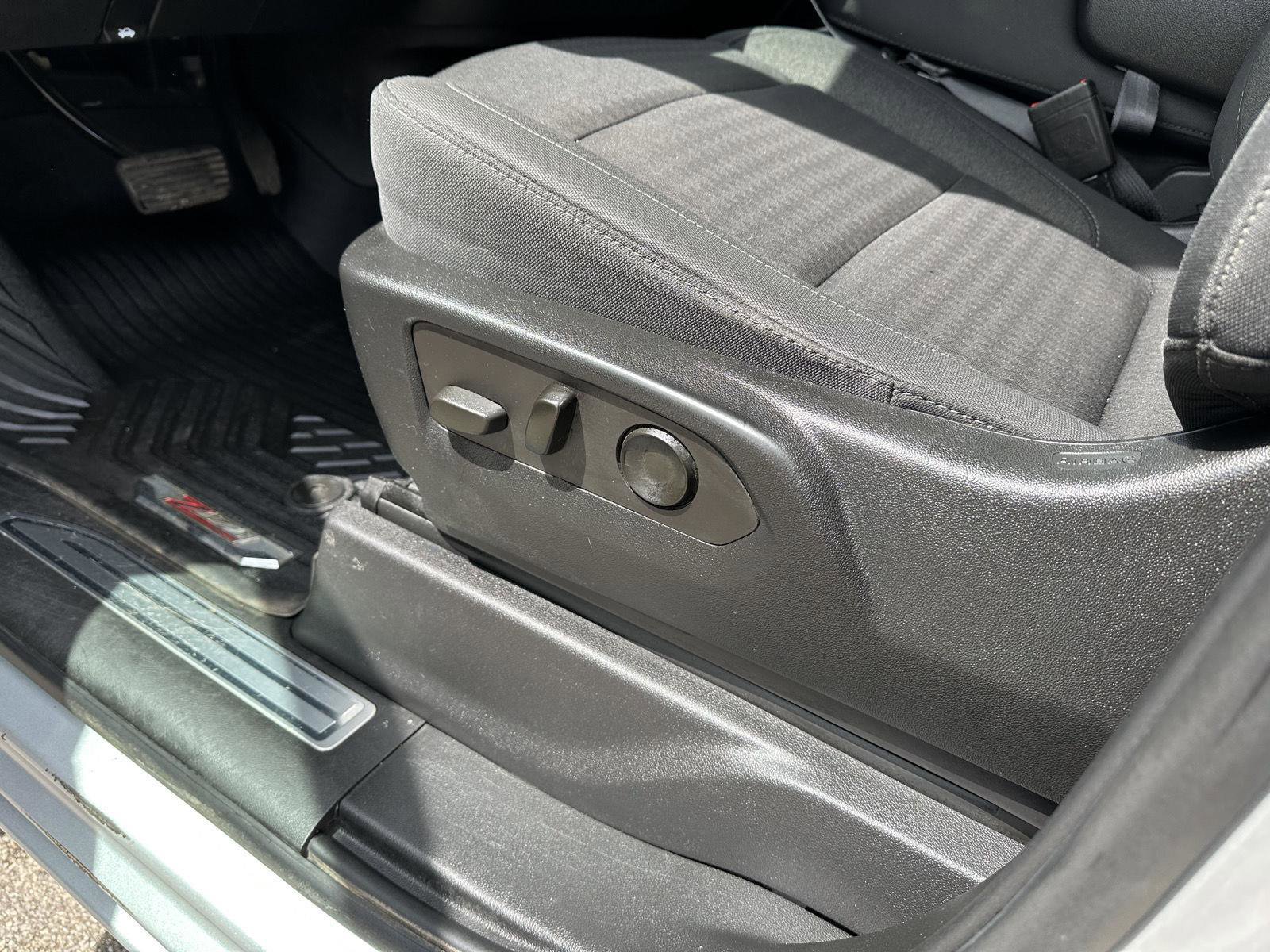 Used 2022 Chevrolet Silverado 1500 RST AWD/4WD image 17