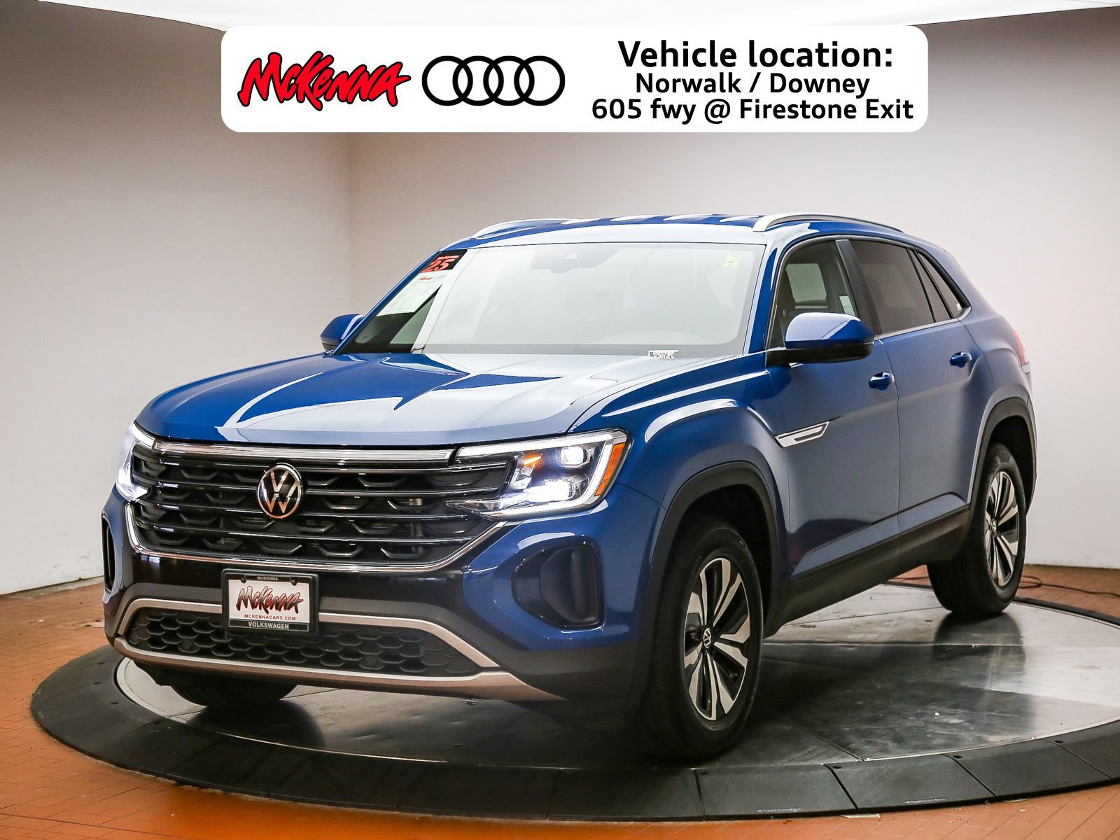Used 2025 Volkswagen Atlas Cross Sport SE FWD image 1