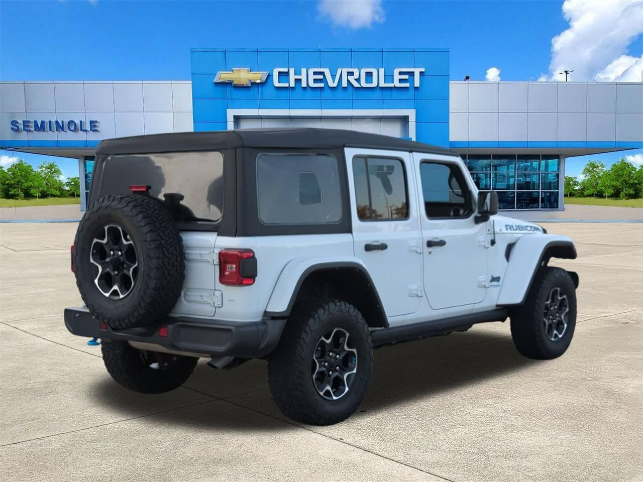 Used 2022 Jeep Wrangler Unlimited Rubicon 4xe AWD/4WD image 4