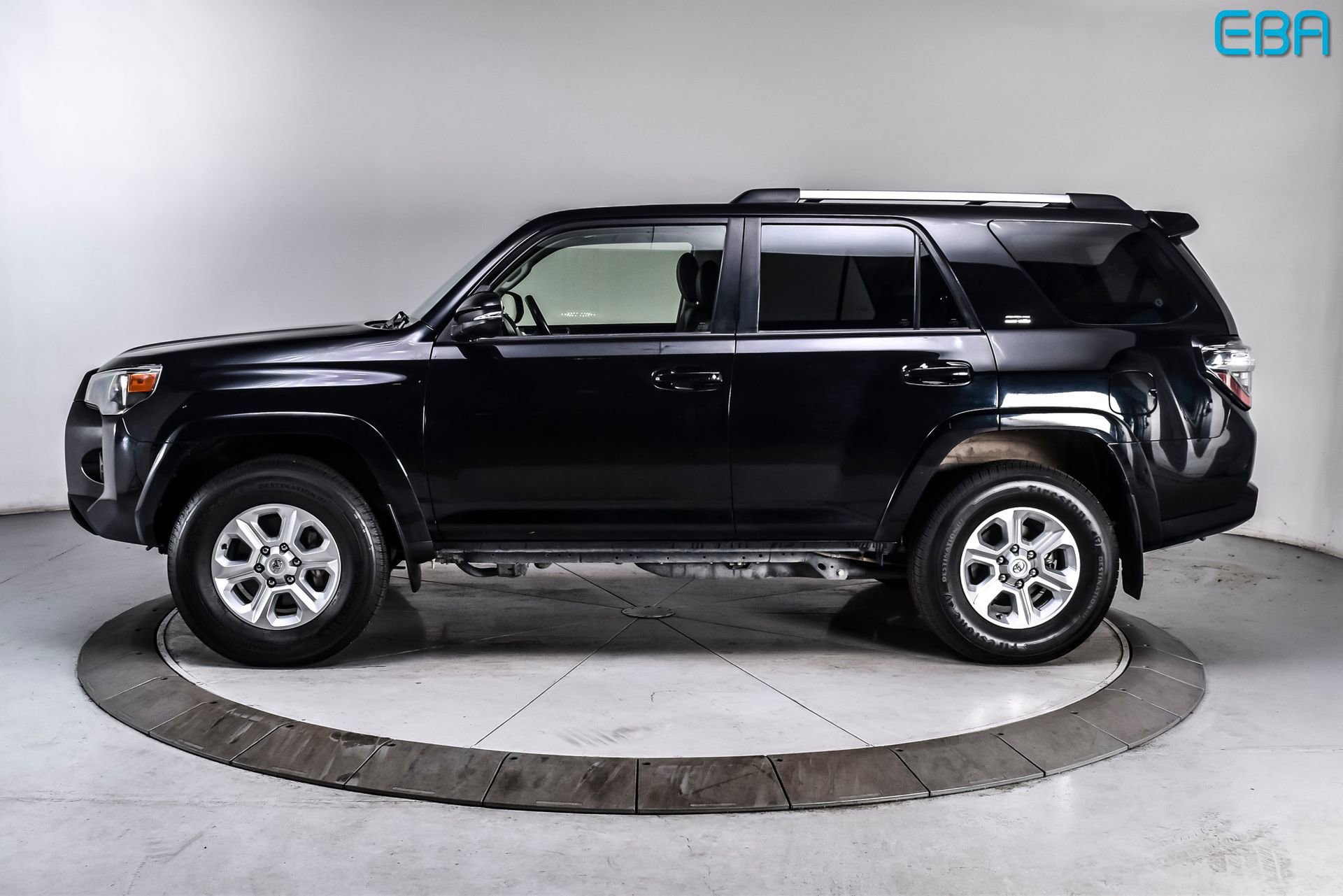 Used 2024 Toyota 4Runner SR5 Premium w/ Moonroof Package AWD/4WD image 3