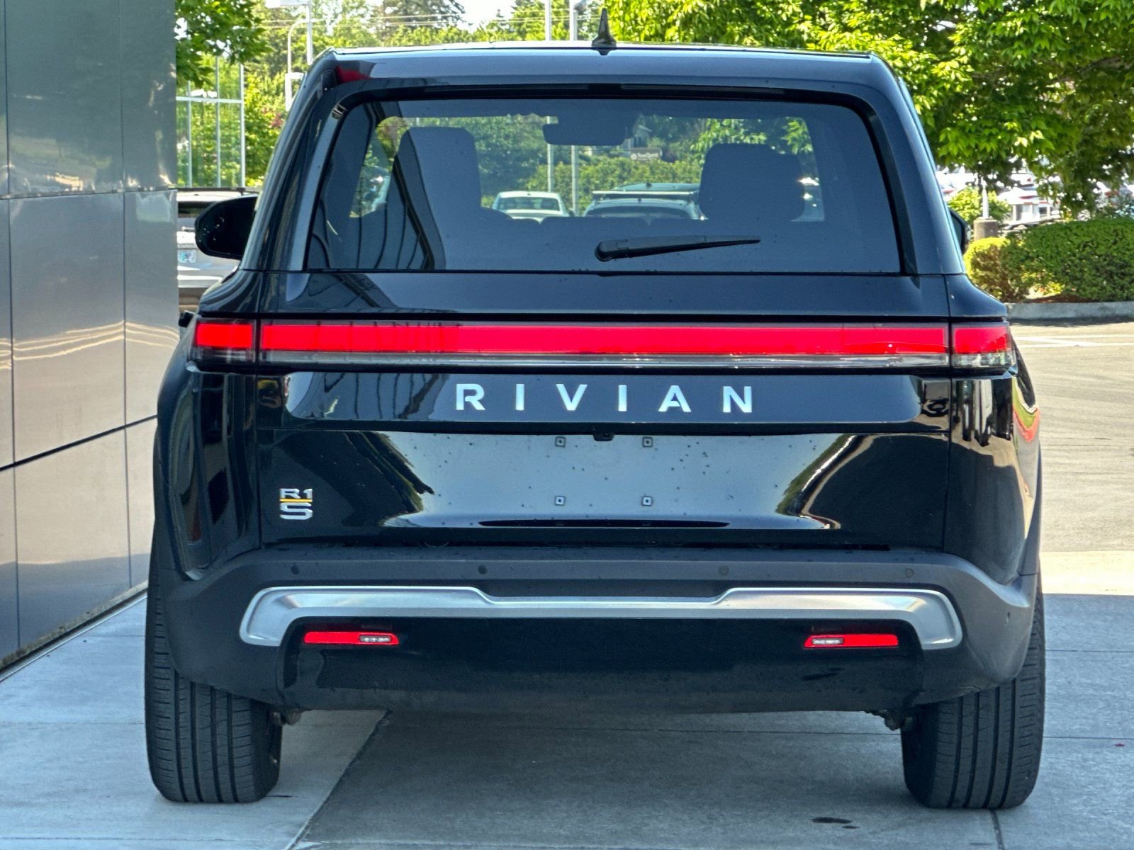 Used 2023 Rivian R1S Adventure AWD/4WD image 4