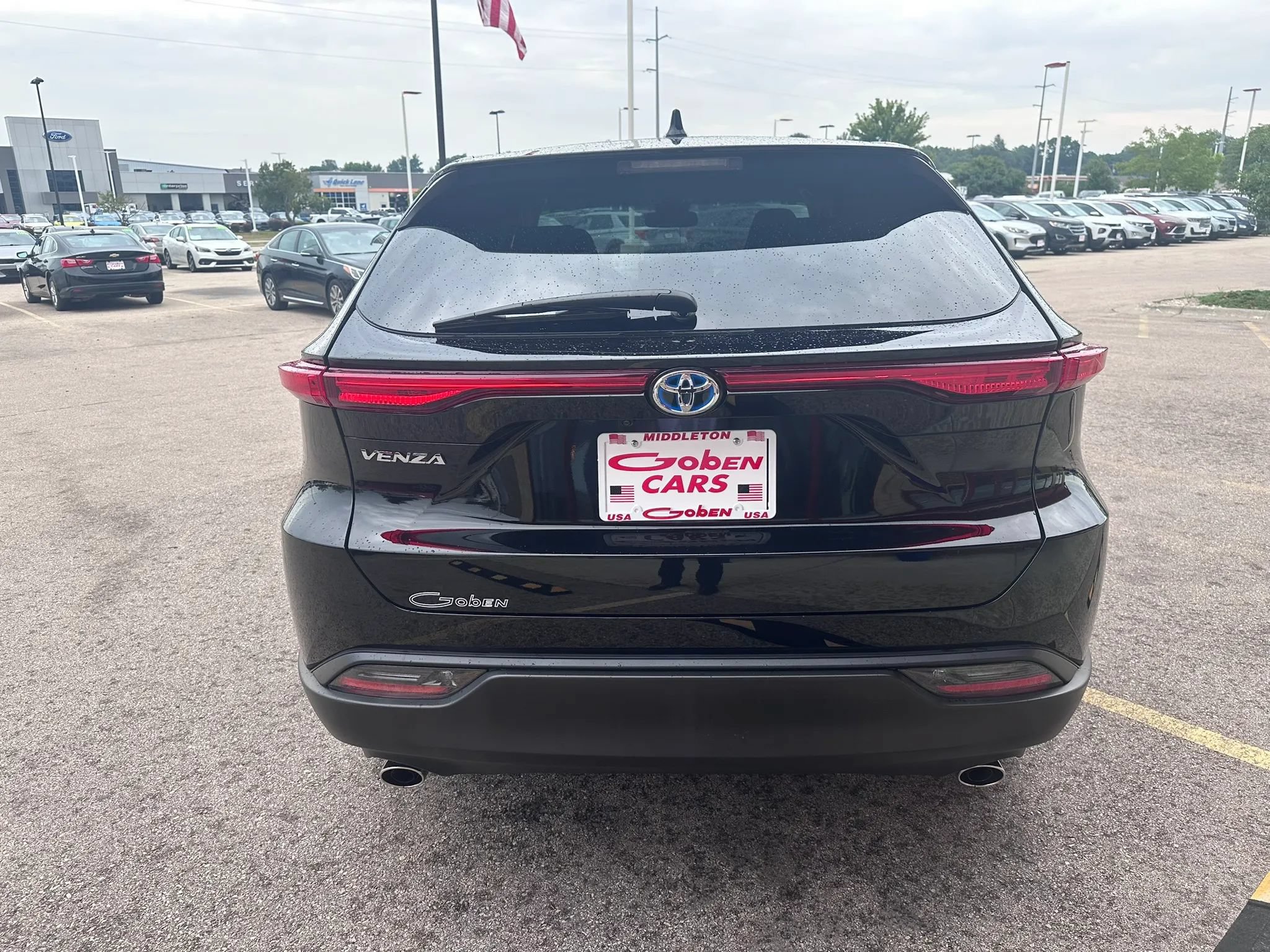 Used 2024 Toyota Venza LE AWD/4WD image 6