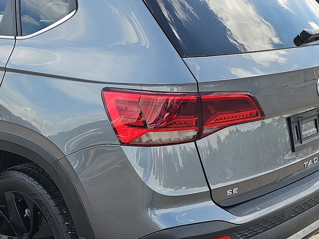 Used 2022 Volkswagen Taos SE w/ Panoramic Sunroof Package image 37