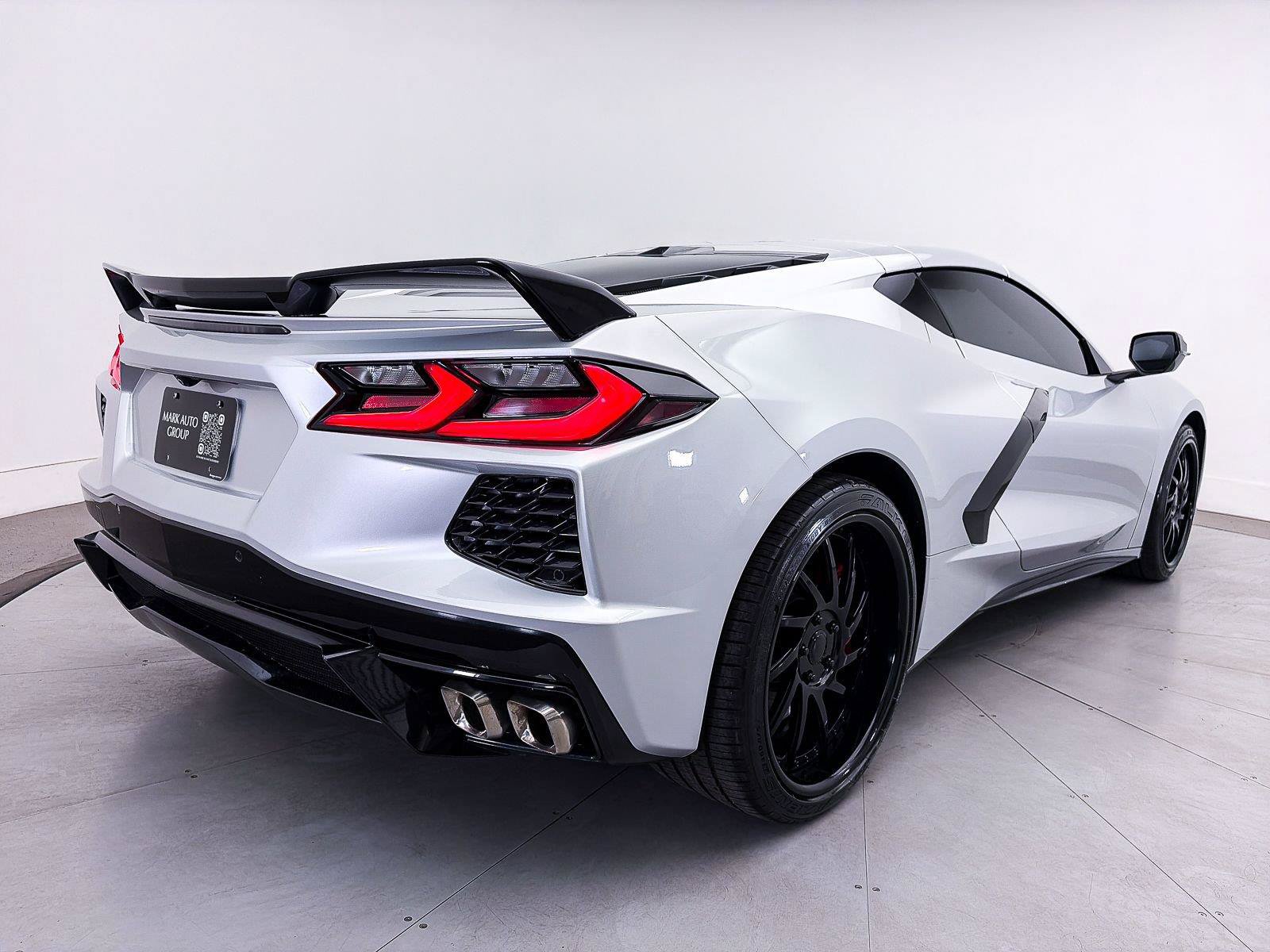 Used 2020 Chevrolet Corvette Stingray Preferred Cpe w/ 2LT Preferred Equipment Group RWD image 17