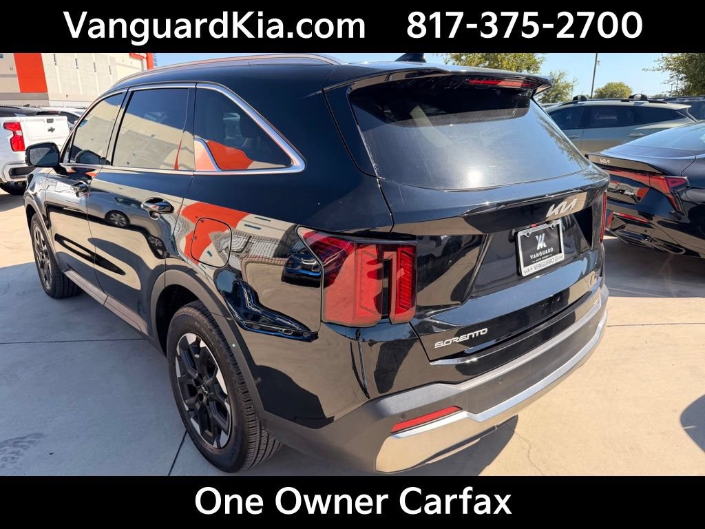 Certified 2025 Kia Sorento S w/ Panoramic Sunroof Package FWD image 2